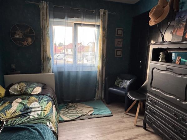 PAVILLON 4/5 CHAMBRES AVEC GARAGE ET JARDIN