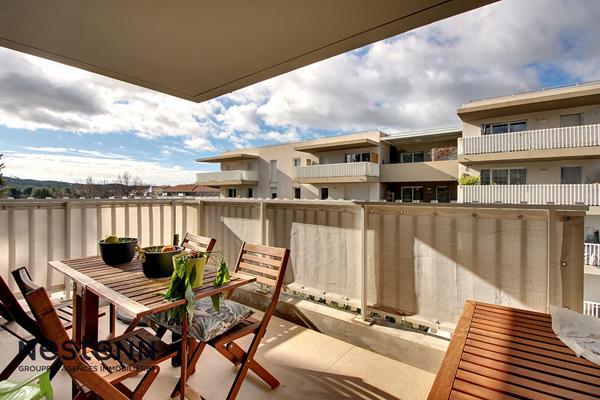 Appartement 2019 T4 80 m² avec balcon + stationnement double en sous-sol