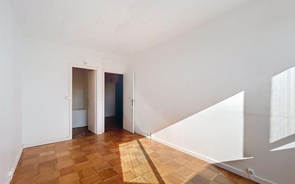 Appartement à vendre    2 pièces • 47,87 m2 Suresnes