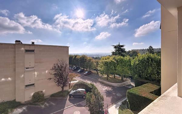 Appartement à vendre    2 pièces • 47,87 m2 Suresnes