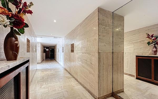 Appartement à vendre    2 pièces • 47,87 m2 Suresnes