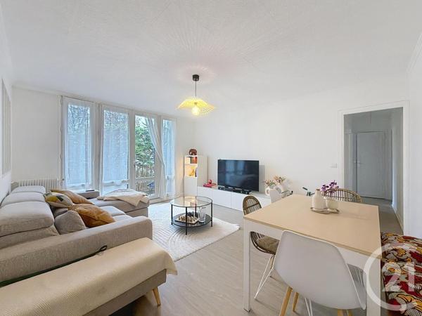 Appartement F3 à vendre  3 pièces - 52,60 m2 CHOISY LE ROI - 94