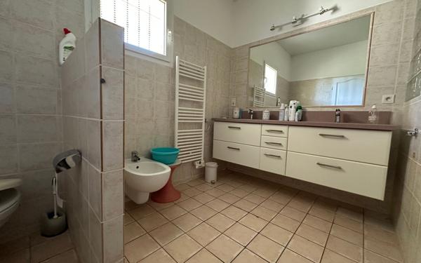 Maison à vendre    5 pièces •  Solliès-Pont