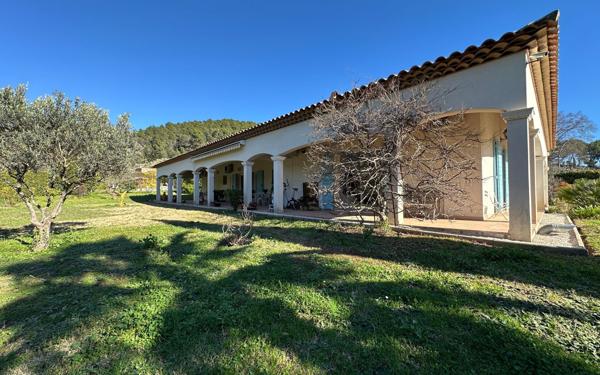 Maison à vendre    5 pièces •  Solliès-Pont