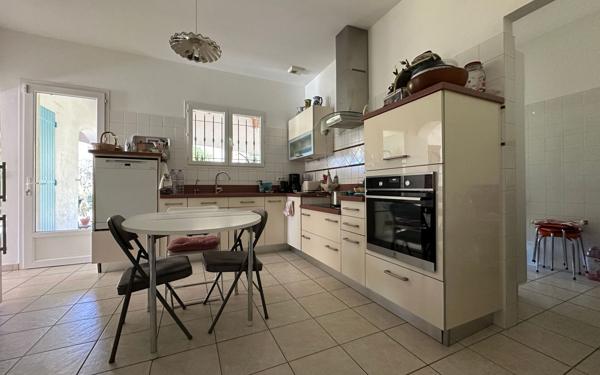 Maison à vendre    5 pièces •  Solliès-Pont