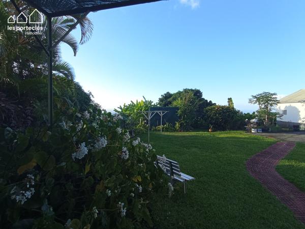 Maison familiale 8 pièces sur deux niveaux