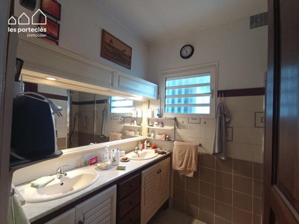 Maison familiale 8 pièces sur deux niveaux