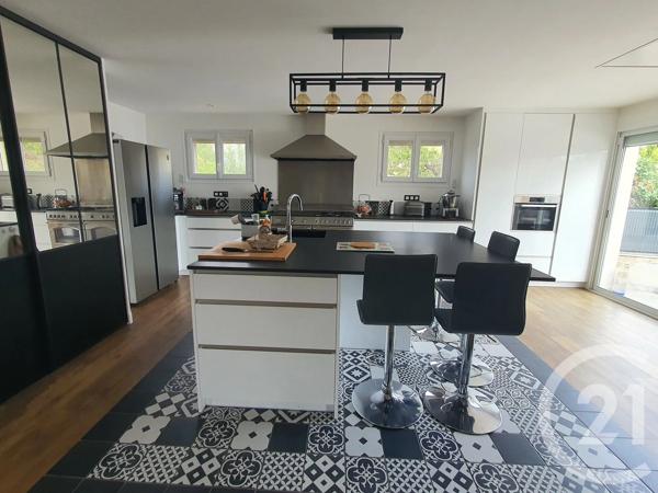 Maison à vendre  7 pièces - 215,20 m 2   LISLE SUR TARN  - 81