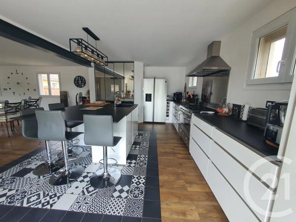 Maison à vendre  7 pièces - 215,20 m 2   LISLE SUR TARN  - 81