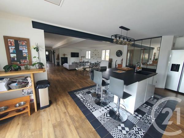 Maison à vendre  7 pièces - 215,20 m 2   LISLE SUR TARN  - 81