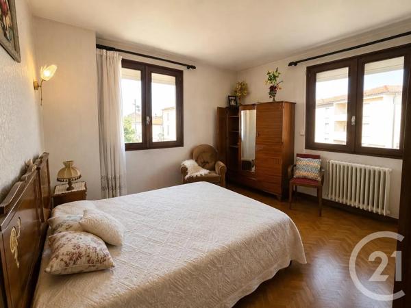 Immeuble à vendre  266 m 2   ST JUERY  - 81