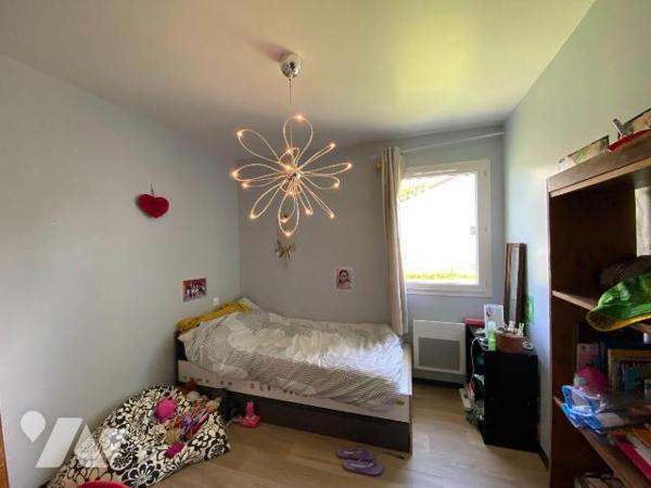 VEZAC sur 490 m² environ de terrain, Maison de plain-pied construite en 2019 louée avec une sur...