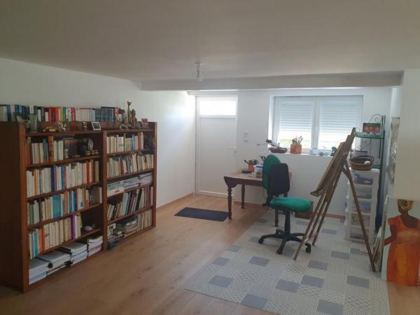 Maison de ville 7 pièces sur un terrain clos de 1167m²