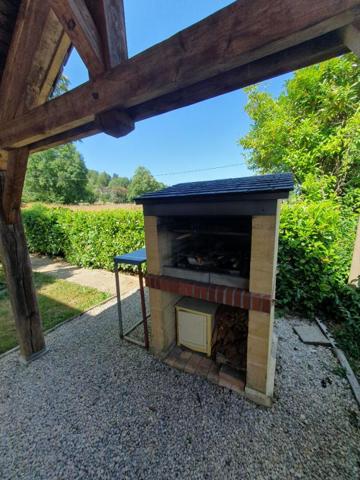 Maison de ville 7 pièces sur un terrain clos de 1167m²