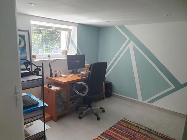 Maison de ville 7 pièces sur un terrain clos de 1167m²