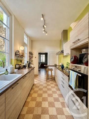 Maison à vendre  7 pièces - 204,67 m 2   MOULINS  - 03