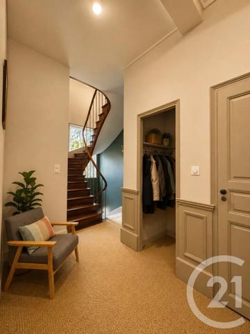 Maison à vendre  7 pièces - 204,67 m 2   MOULINS  - 03