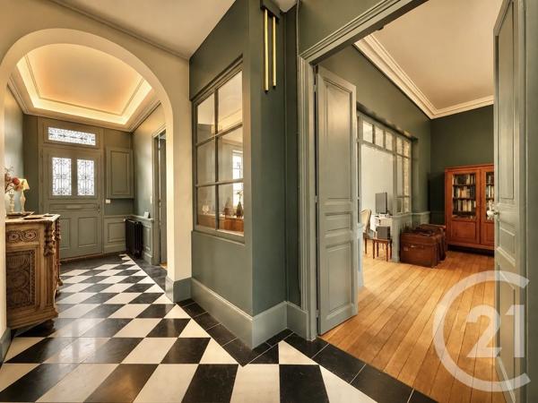 Maison à vendre  7 pièces - 204,67 m 2   MOULINS  - 03