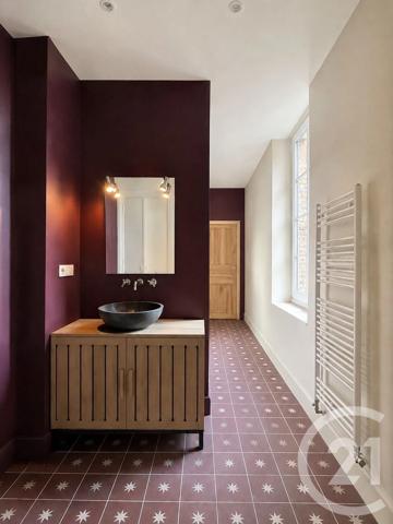Maison à vendre  7 pièces - 204,67 m 2   MOULINS  - 03