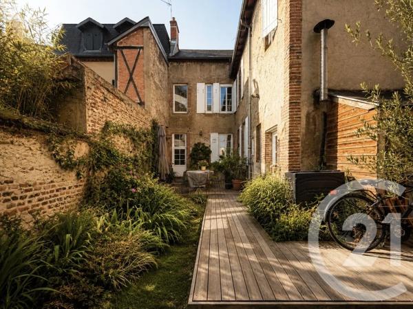 Maison à vendre  7 pièces - 204,67 m 2   MOULINS  - 03