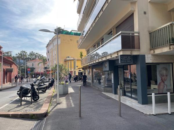 BAISSE DE PRIX - Murs pro à vendre JUAN LES PINS (06) - Emplacement n°1