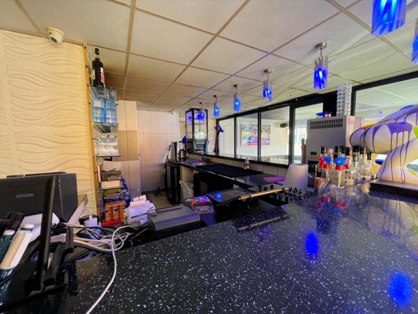 BAISSE DE PRIX - Murs pro à vendre JUAN LES PINS (06) - Emplacement n°1