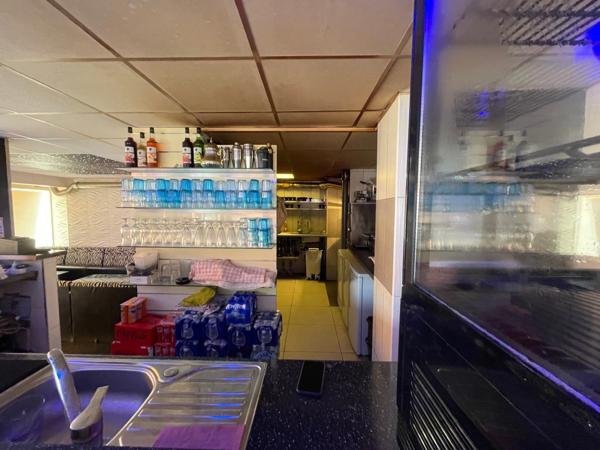 BAISSE DE PRIX - Murs pro à vendre JUAN LES PINS (06) - Emplacement n°1