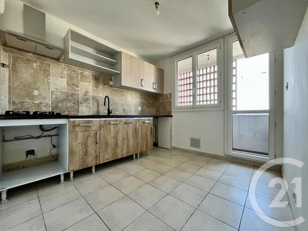 Appartement T5 à vendre  5 pièces - 107,34 m 2   BOURG LES VALENCE  - 26