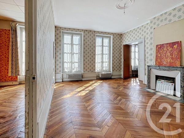 Appartement F5 à vendre  5 pièces - 198,06 m 2   RIOM  - 63