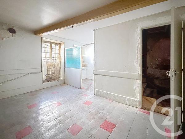 Appartement F5 à vendre  5 pièces - 198,06 m 2   RIOM  - 63