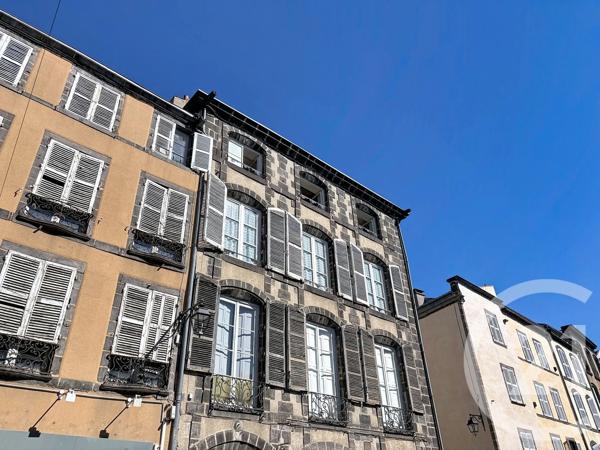 Appartement F5 à vendre  5 pièces - 198,06 m 2   RIOM  - 63