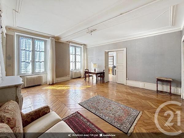 Appartement F5 à vendre  5 pièces - 198,06 m 2   RIOM  - 63