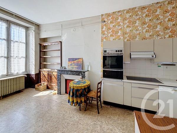 Appartement F5 à vendre  5 pièces - 198,06 m 2   RIOM  - 63