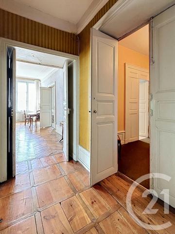 Appartement F5 à vendre  5 pièces - 198,06 m 2   RIOM  - 63