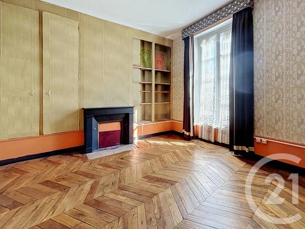 Appartement F5 à vendre  5 pièces - 198,06 m 2   RIOM  - 63