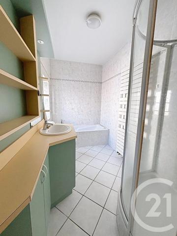 Appartement F5 à vendre  5 pièces - 198,06 m 2   RIOM  - 63