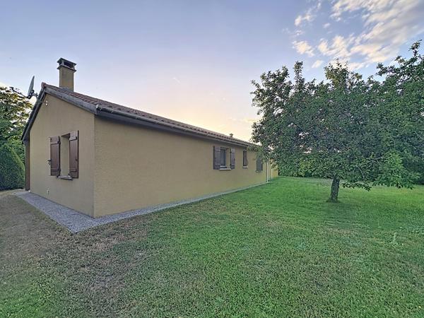EXCLUSIVITE  ! SAINTE SIGOLENE Maison individuelle de plain-pied 3 Chambres sur terrain clos