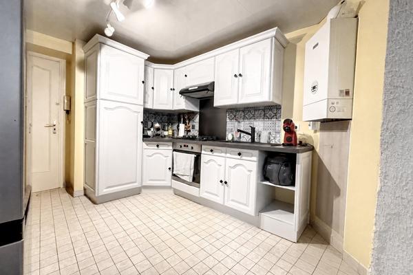 Maison de ville Annoeullin, 140 m2 habitable, avec jardin, 2 logements, 2 garages, fort potentiel...