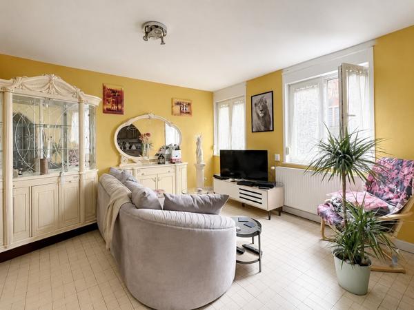 Maison de ville Annoeullin, 140 m2 habitable, avec jardin, 2 logements, 2 garages, fort potentiel...