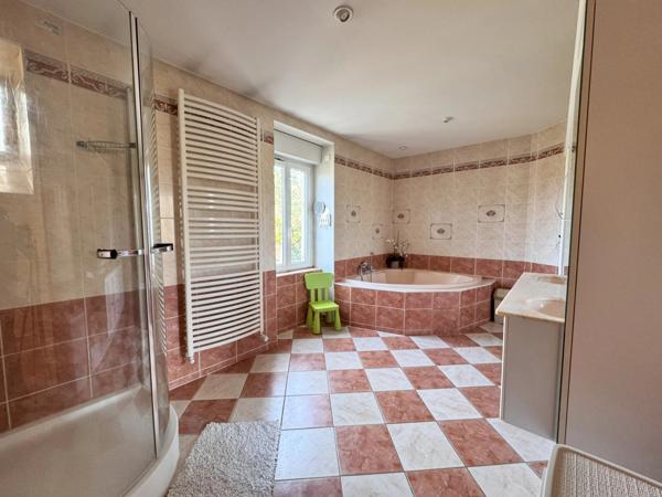 Maison à vendre 5 pièces FOUR (38)