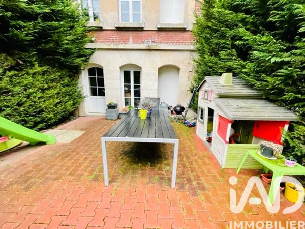 Immeuble à vendre 1 317 m² Sempigny