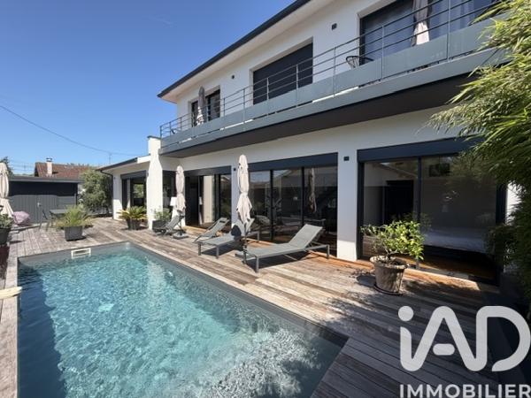 Maison à vendre 6 pièces 150 m² Mérignac