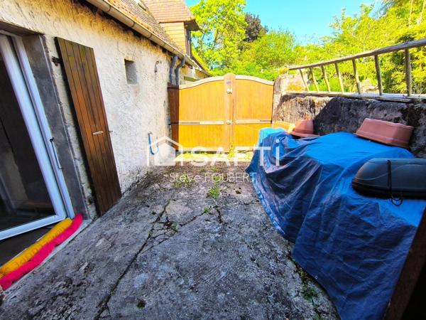 MAISON DE VILLAGE AUTHENTIQUE OFFRANT 3 CHAMBRES