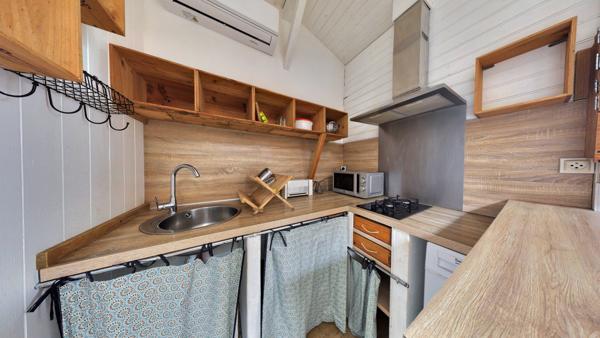 Petite maison dans le centre d'Arès