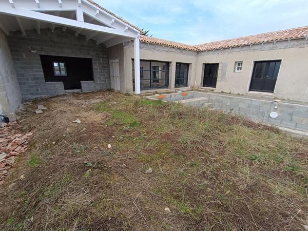 Villa sur L'Île de Ré - Un potentiel exceptionnel à finir de personnaliser