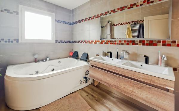 Maison à vendre    4 pièces •  Bessens