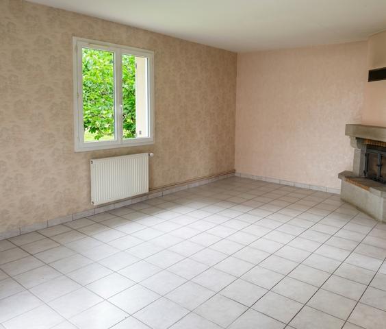 Maison
         5 pièces
        - 85 m² 175 600 € *