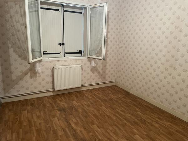 Maison
         5 pièces
        - 85 m² 175 600 € *