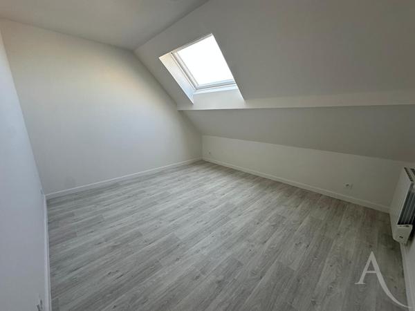 Beau duplex entièrement rénové à 5 min de la gare.