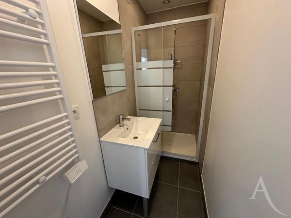 Beau duplex entièrement rénové à 5 min de la gare.